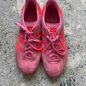 Adidas Women's Pink and Red Gazelle Sneakers